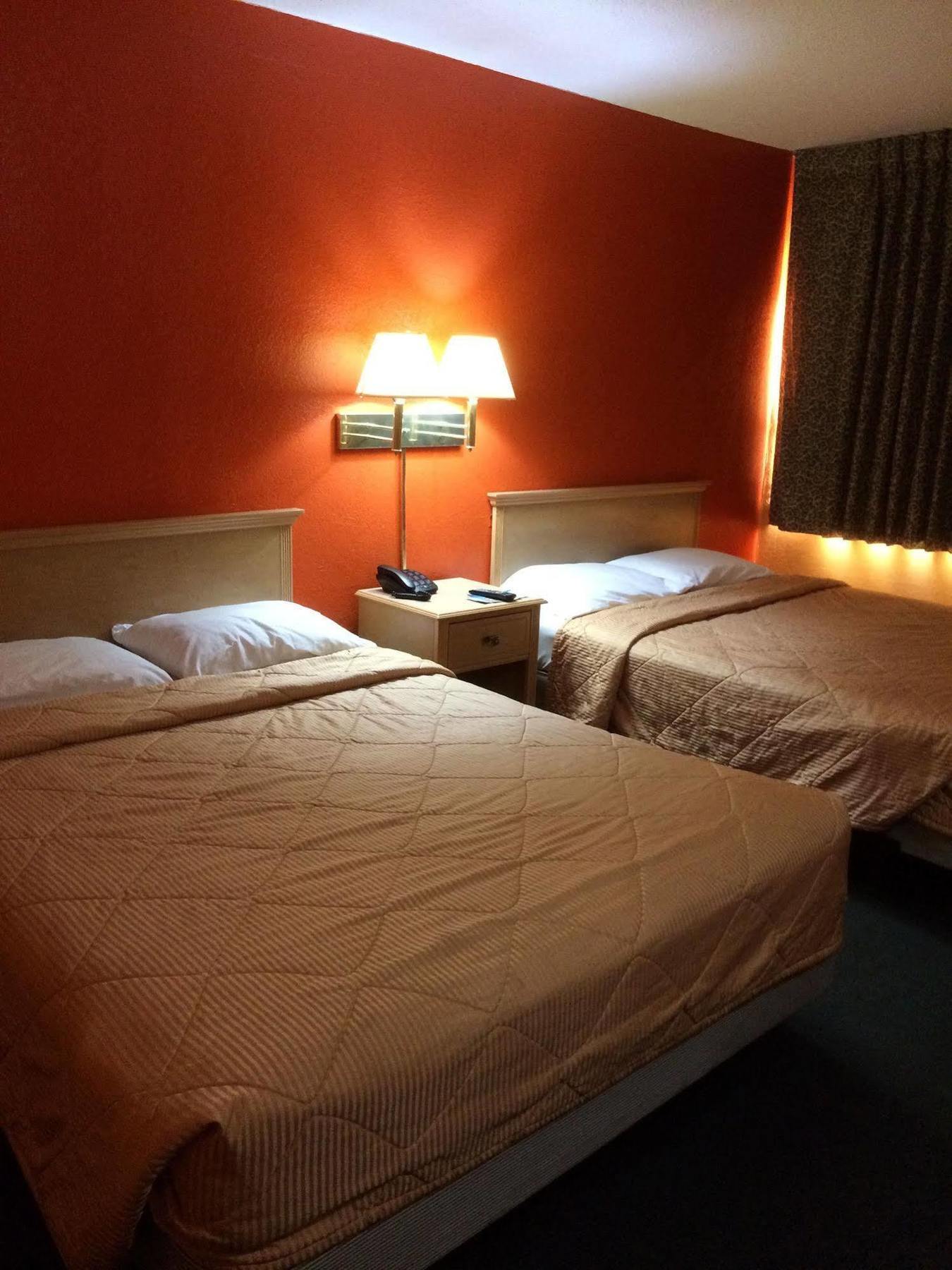 Hutchinson Inn Kültér fotó