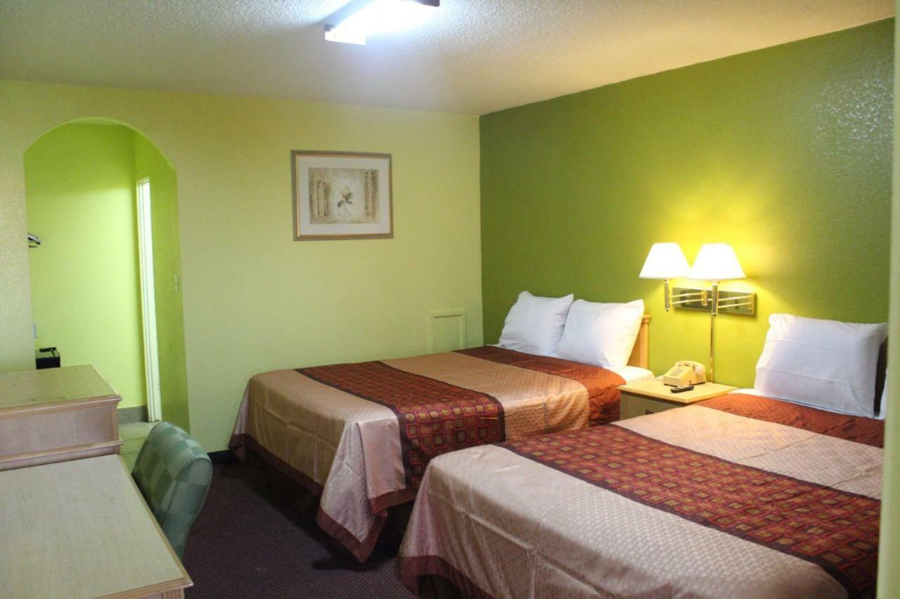 Hutchinson Inn Kültér fotó