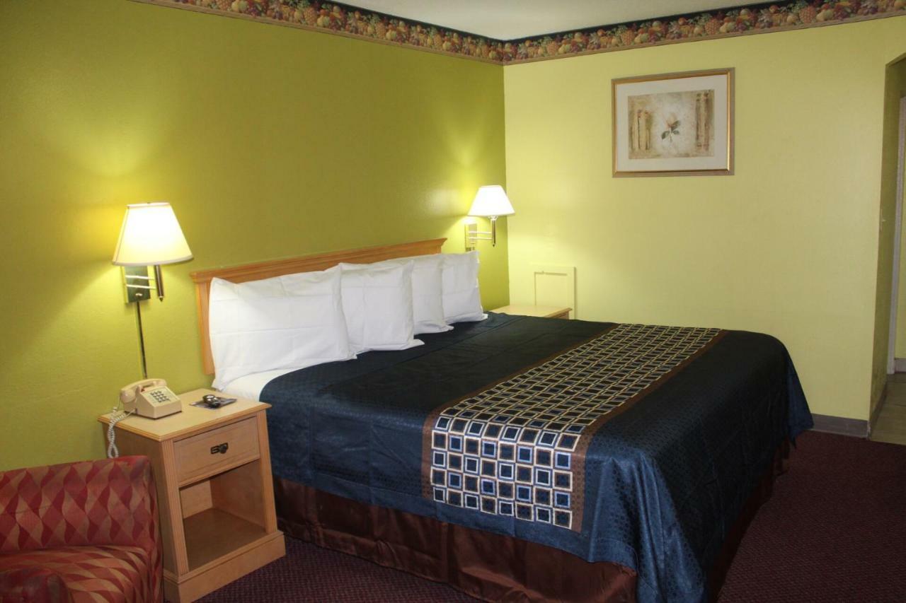 Hutchinson Inn Kültér fotó