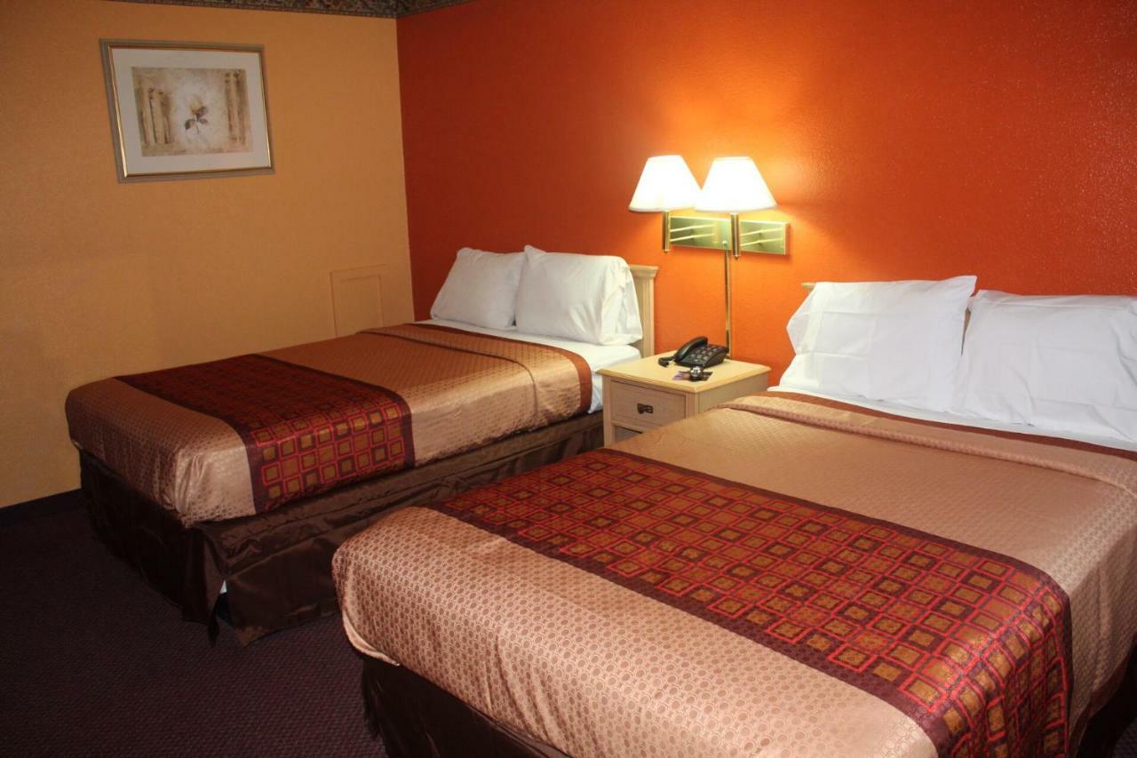 Hutchinson Inn Kültér fotó