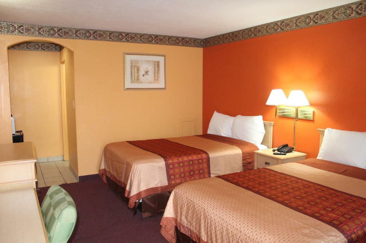 Hutchinson Inn Kültér fotó