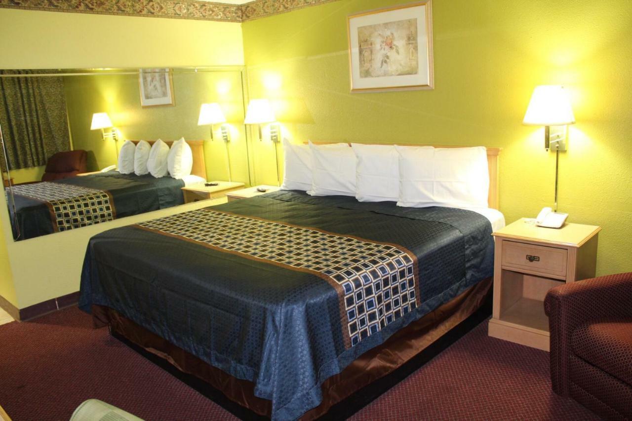 Hutchinson Inn Kültér fotó