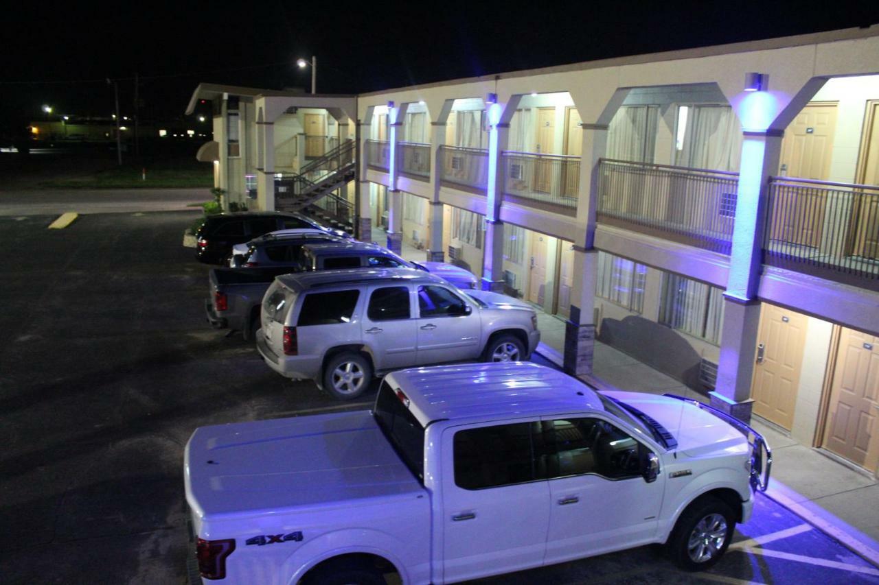 Hutchinson Inn Kültér fotó